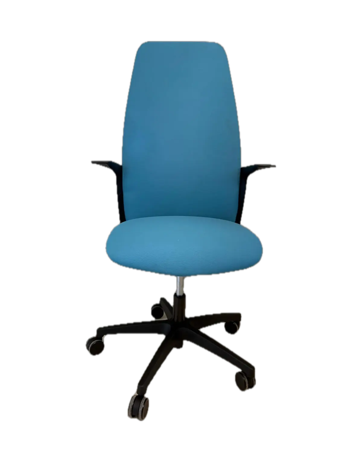 La stessa sedia in tessuto azzurro, vista frontale